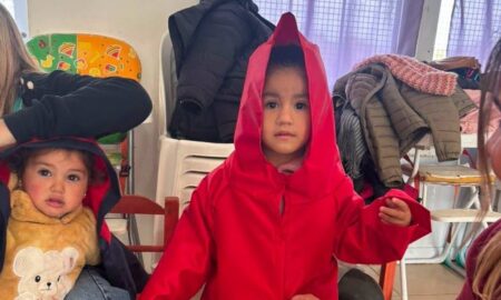 ENTREGARON PROTECTORES PARA LLUVIA A NIÑOS QUE ASISTEN A CENTRO DE PRIMERA INFANCIA