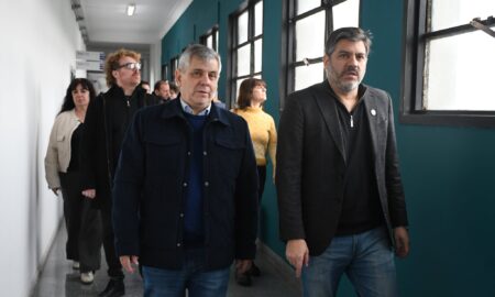 EL MINISTRO CARLOS BIANCO VISITÓ CHIVILCOY: RECORRIÓ EL CUCH Y ENTREGÓ COMPUTADORAS