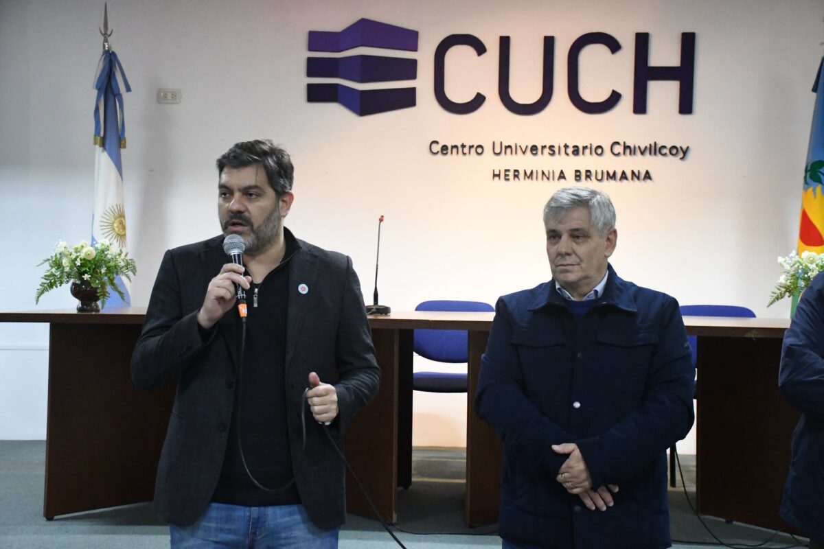 EL MINISTRO DE GOBIERNO DESTACÓ LOS BENEFICIOS DE TENER UN CENTRO UNIVERSITARIO