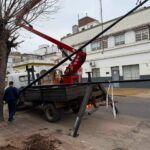 INSTALAN NUEVAS COLUMNAS DE ALUMBRADO EN ZONA CÉNTRICA