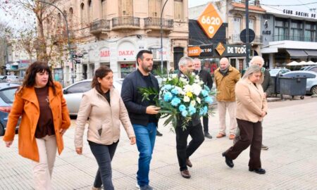 AUTORIDADES DEL GOBIERNO LOCAL RINDIERON HOMENAJE A SAN MARTÍN