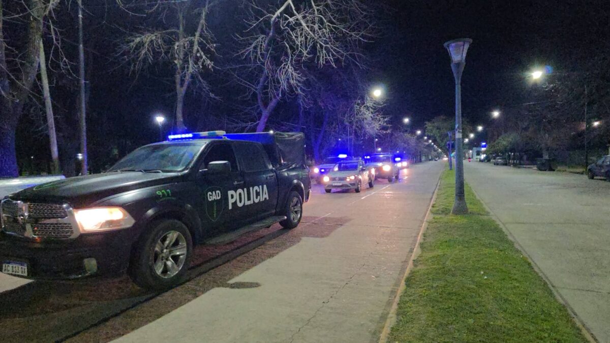 SEGURIDAD: MOVILIZAN A TODAS LAS FUERZAS Y CONTROLAN BARRIOS CÉNTRICOS Y PERIFÉRICOS