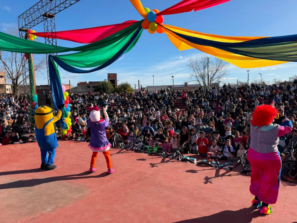 CON FESTEJOS EN EL ANFITEATRO CULMINÓ LA CELEBRACIÓN DE LA SEMANA DE LA NIÑEZ