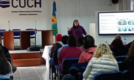 CHARLA PARA ESTUDIANTES QUE BUSCAN INSERTARSE EN EL MERCADO LABORAL