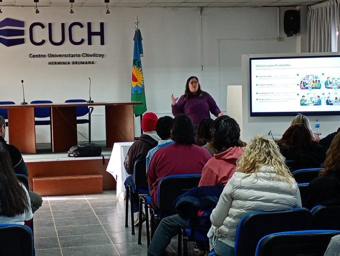 CHARLA PARA ESTUDIANTES QUE BUSCAN INSERTARSE EN EL MERCADO LABORAL
