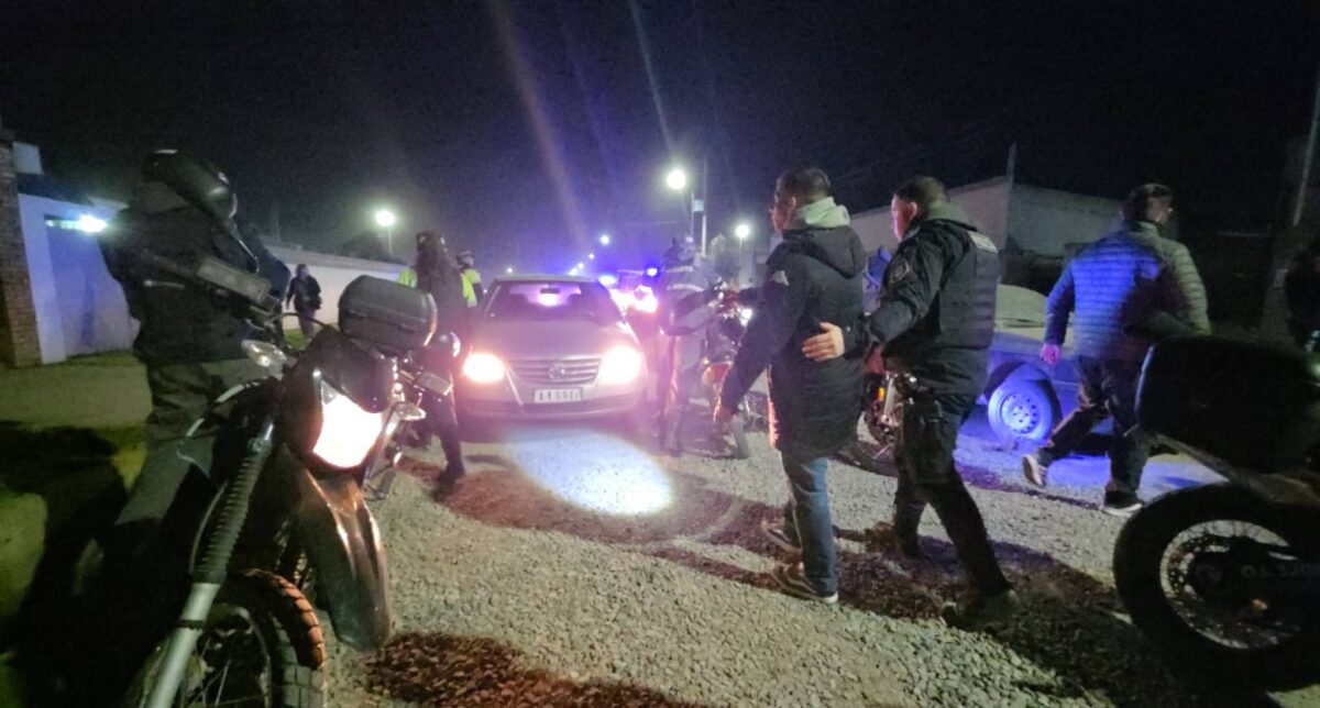 REDADA POLICIAL MASIVA: FUERON IDENTIFICADAS 247 PERSONAS Y 126 VEHÍCULOS