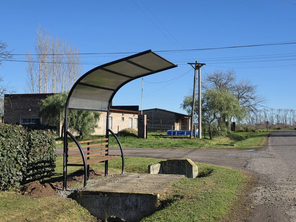 GOROSTIAGA: INSTALARON NUEVOS REFUGIOS EN PARADAS DE COLECTIVOS