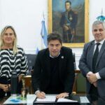 BRITOS Y KICILLOF FIRMARON CONTRATO PARA COMPRA DE MAQUINARIA: MÁS DE 580 MILLONES