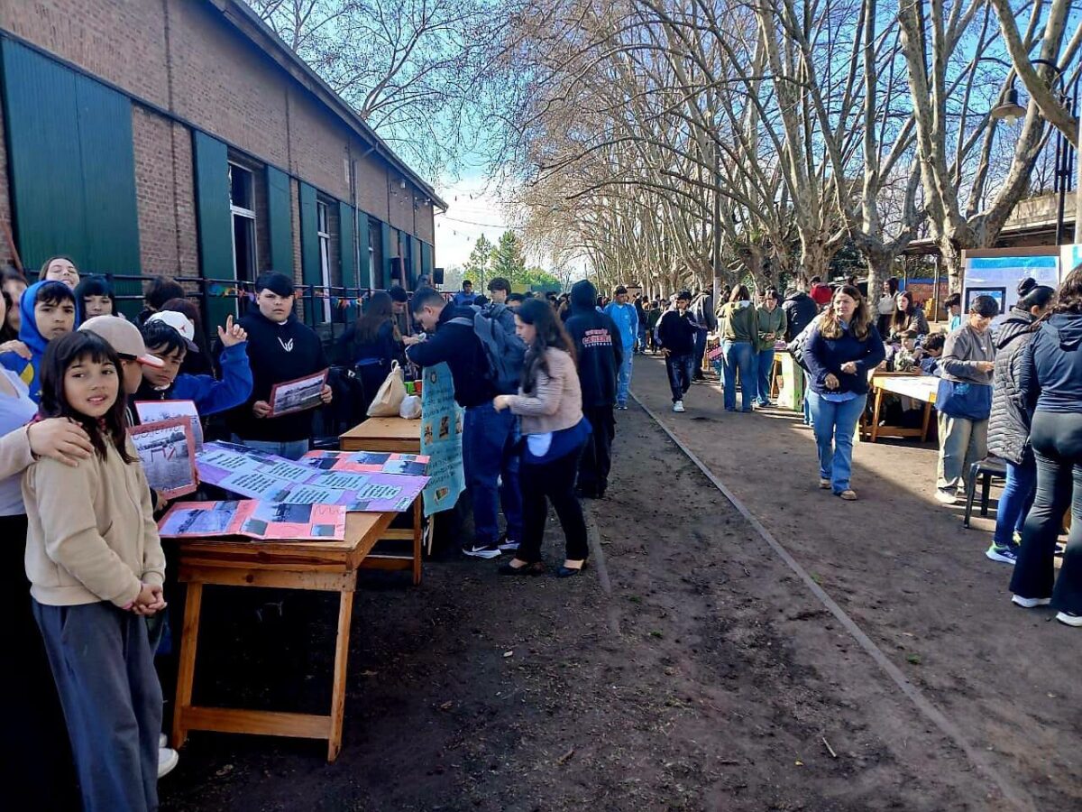 "DECISIÓN NIÑEZ": JÓVENES DE NUESTRA CIUDAD EXPUSIERON INQUIETUDES EN ENCUENTRO ZONAL