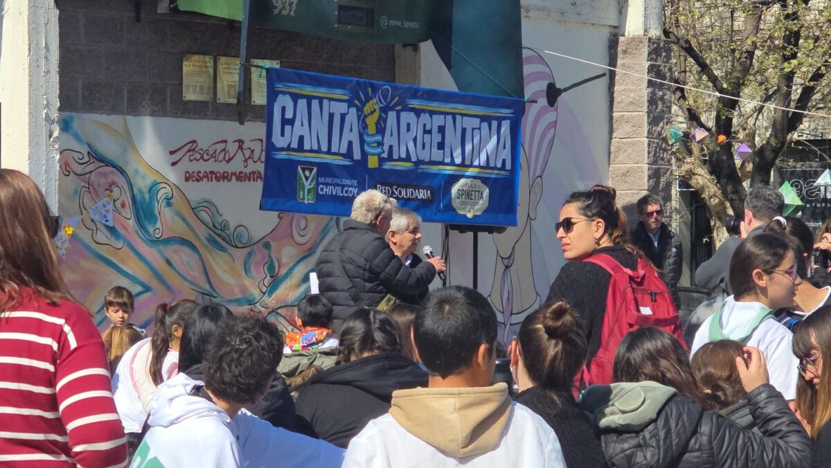 INICIATIVA SOLIDARIA EN LA PLAZA SPINETTA: HOMENAJE A UNO DE LOS PADRES DEL ROCK