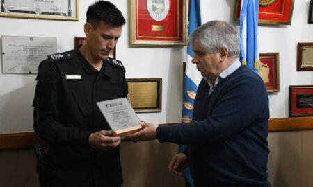 DISTINGUEN A POLICÍA POR DESTACADA ACTUACIÓN