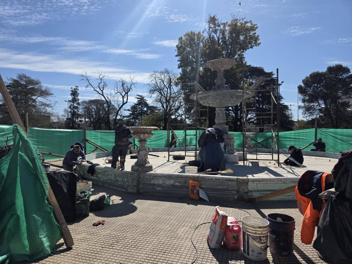 FUENTE DE LA PLAZA CENTRAL: "NOS ENORGULLECE EL TRABAJO QUE SE ESTÁ HACIENDO", DIJO GENARO