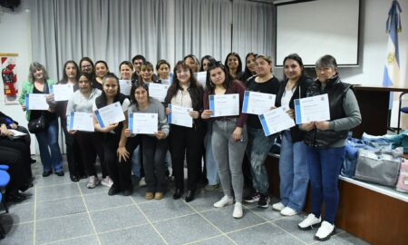 ENTREGARON CERTIFICADOS A EGRESADOS DE CURSOS DE FORMACIÓN PROFESIONAL