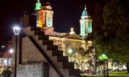 SHOW MUSICAL FRENTE AL MONUMENTO A LOS FUNDADORES POR LOS 172 AÑOS DE CHIVILCOY