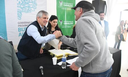 MÁS DE 200 VECINOS FIRMARON LAS ESCRITURAS DE SUS VIVIENDAS: 170 SON SOCIALES