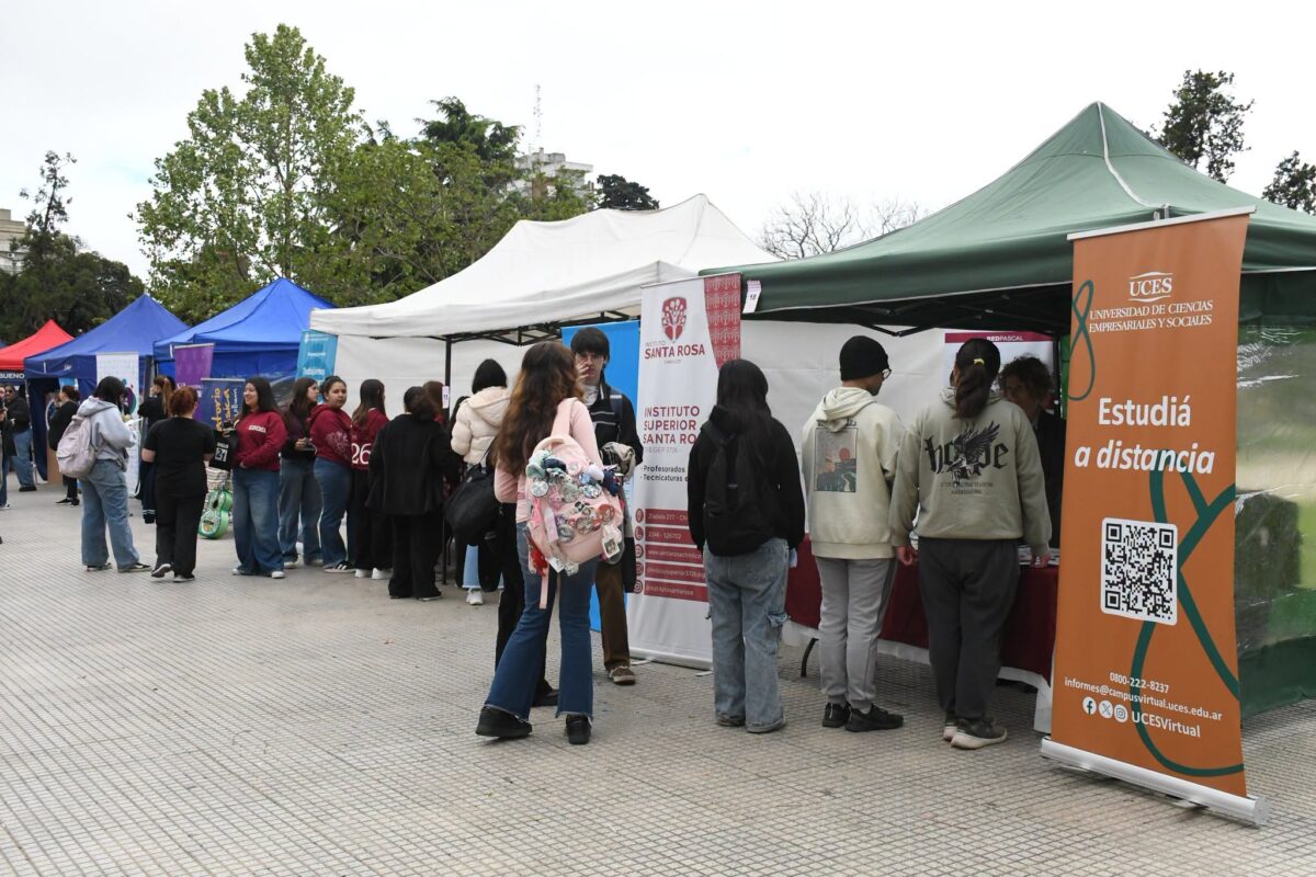 "CHIVILCOY OFRECE": PRESENTARON OFERTAS DE ESTUDIO Y FORMACIÓN LABORAL